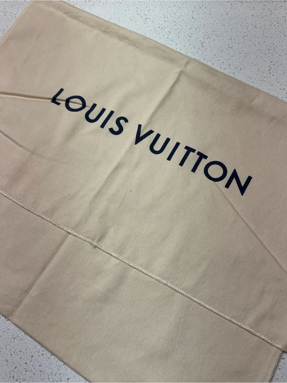 Louis Vuitton Avenue Slingbag